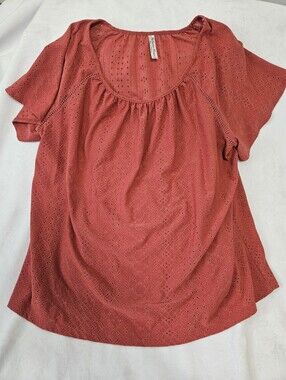 Perseption Rust Red Eyelet Short Sleeve Scoop Neck Top